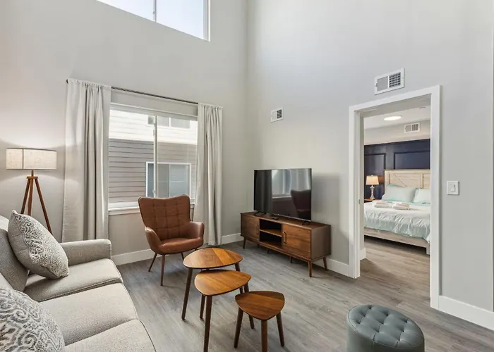 Stay At Luna On 800 Callowhill